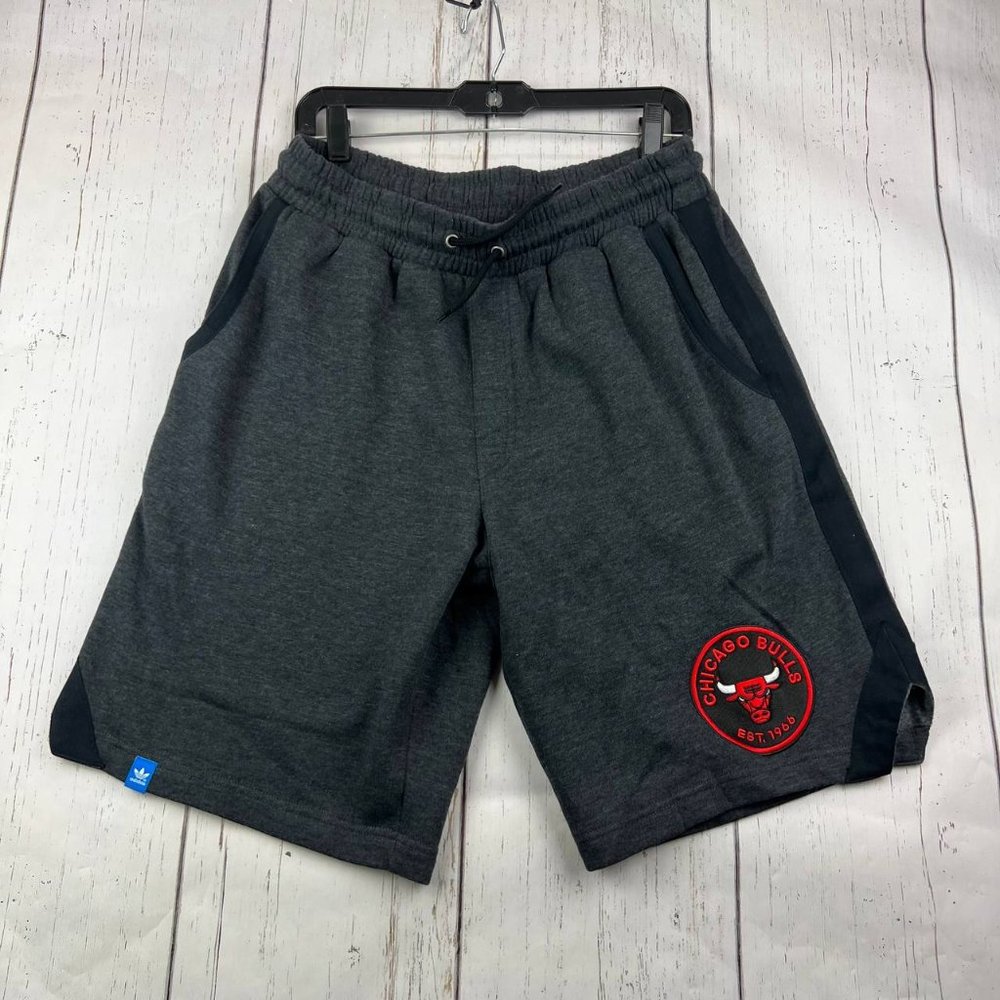 Chicago Bulls NBA Large Adidas Garterized Short Pants Gray Men New‎
